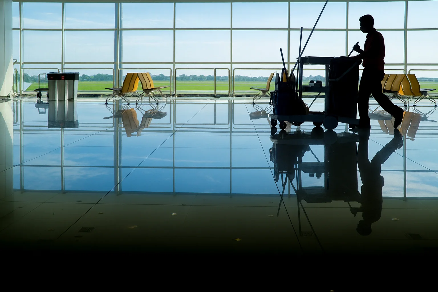 Schoonmaak van luchthaventerminal